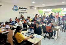 florista,-gerente-de-loja,-atendente-de-lanchonete-e-mais:-confira-as-1,6-mil-vagas-de-emprego