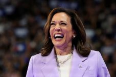 campanha-de-kamala-harris-busca-atrair-idosos-com-sorvete-e-dancas-de-swing