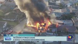 incendio-atinge-casas-e-deixa-14-pessoas-desabrigadas