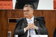 barroso-rejeita-pedido-do-congresso-para-suspender-decisao-de-dino-que-barrou-emendas-impositivas