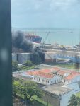 incendio-atinge-tanque-de-combustivel-da-petrobras-no-porto-do-recife;-video