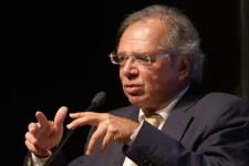 ex-ministro-paulo-guedes-estara-em-joinville-para-participar-do-congresso-8x-summit-e-fenacom