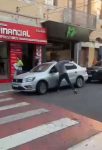 video:-idoso-e-agredido-por-motorista-de-aplicativo-durante-briga-de-transito-em-mg