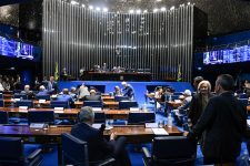 projeto-que-renegocia-divida-dos-estados-impulsiona-endividamento-publico,-com-impacto-nos-juros,-afirmam-economistas