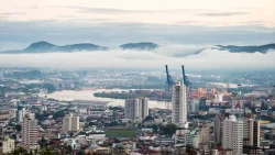 nevoeiro-dissipa-e-aeroporto-e-canal-de-acesso-aos-portos-sao-abertos-no-litoral-norte-de-sc