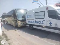 onibus-e-ambulancia-se-envolvem-em-acidente-na-br-280,-em-sao-francisco-do-sul