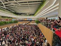 jockey-plaza-shopping-recebe-mais-de-mil-vozes-em-maior-flash-mob-de-canto-do-brasil