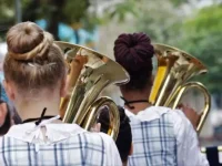 bandas-e-fanfarras-disputam-lugar-para-os-tradicionais-desfiles-da-oktoberfest-blumenau