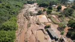 responsavel-por-condominio-de-luxo-com-barragem-que-rompeu-ainda-nao-foi-localizado-para-autuacao,-diz-corpo-de-bombeiros