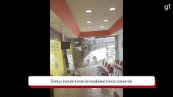 videos-mostram-danos-que-acidente-de-onibus-causou-em-loja;-quatro-pessoas-ficaram-feridas