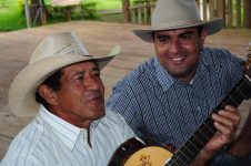 dia-dos-pais:-‘a-musica-nos-une’,-diz-bene-martins-sobre-a-parceria-com-o-pai,-ze-martins