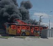 onibus-pega-fogo-na-rodovia-dos-naufragos,-em-aracaju