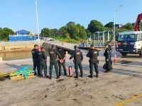 policia-militar-apreende-drogas-em-mala-e-em-geladeira-em-duas-embarcacoes-no-porto-de-juruti;-uma-pessoa-foi-presa