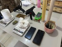 ‘suple-droga’:-policia-desarticula-refinaria-ilegal-e-aprende-cocaina-misturada-com-creatina-no-piaui