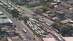 greve-de-onibus-afeta-1,2-milhao-de-pessoas-no-grande-recife;-poucos-onibus-e-longas-filas