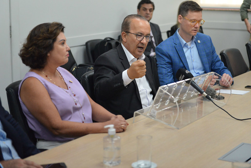 Vice-governadora Marilisa Boehm, governador Jorginho Mello e secretário da Fazenda Cleverson Siewert