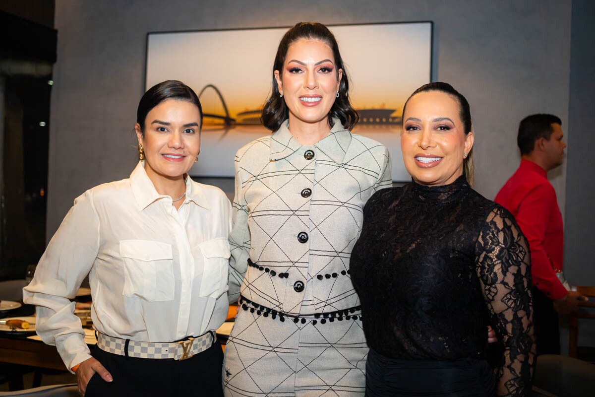 Ariella Gaia, Lara Torres e Cheila Wobido