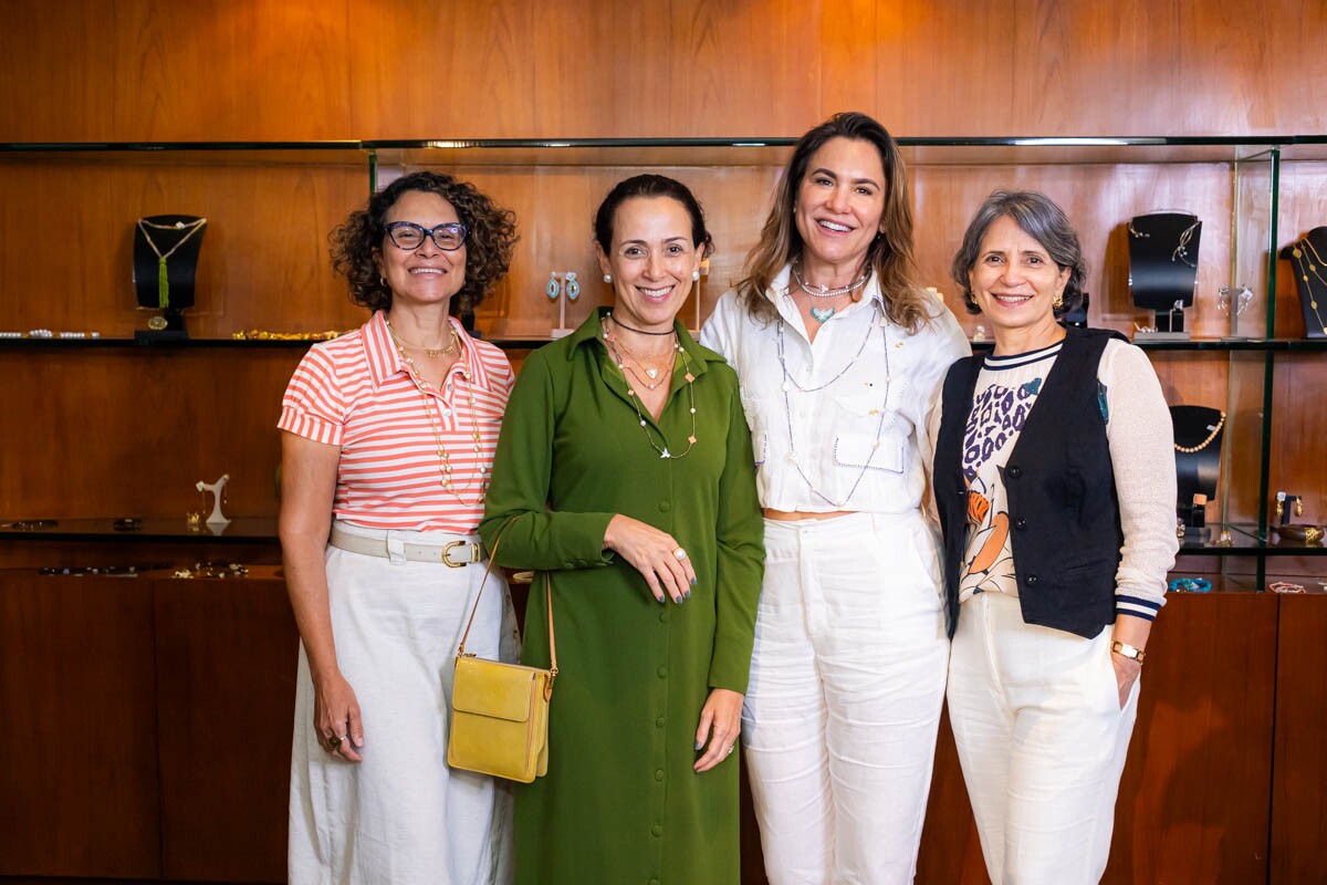 Rosana Araújo, Romana Araújo, Benigna Venâncio e Ruth Araújo de Paula