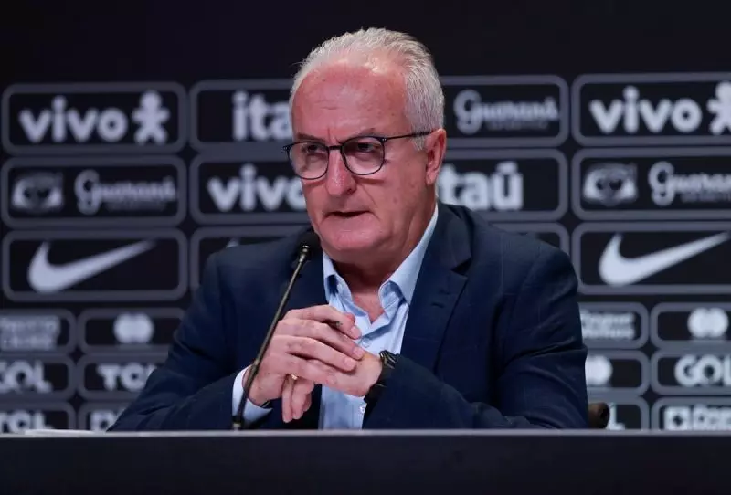 Dorival Júnior durante convocação da seleção brasileira