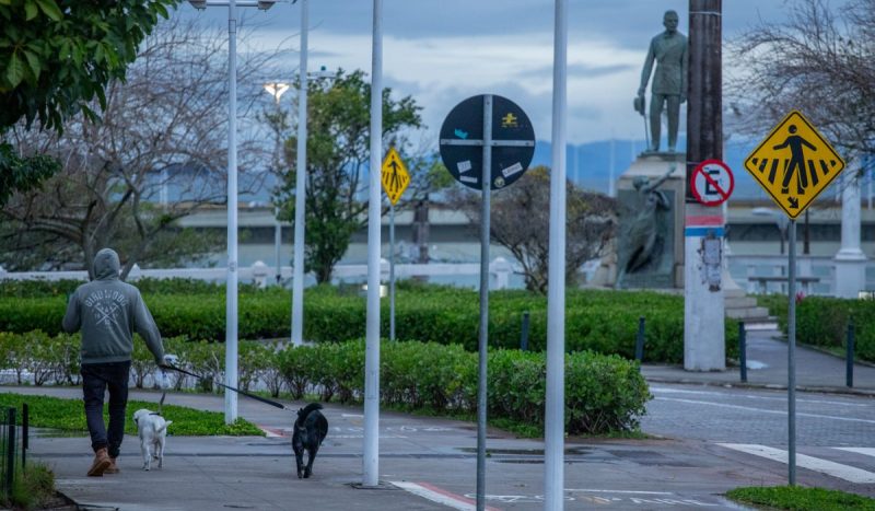 Frente fria traz massa de ar polar que pode trazer chuvas e frio intenso ao Estado