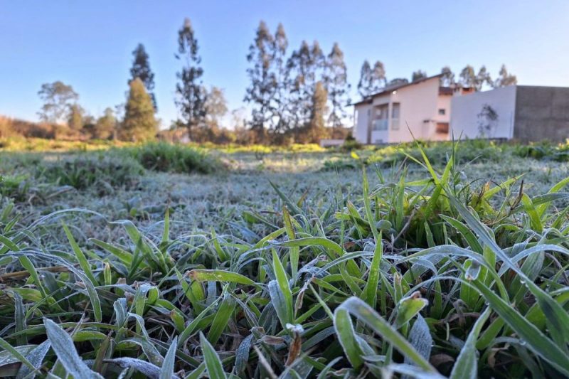 Frio intenso deve permanecer nos próximos dias 