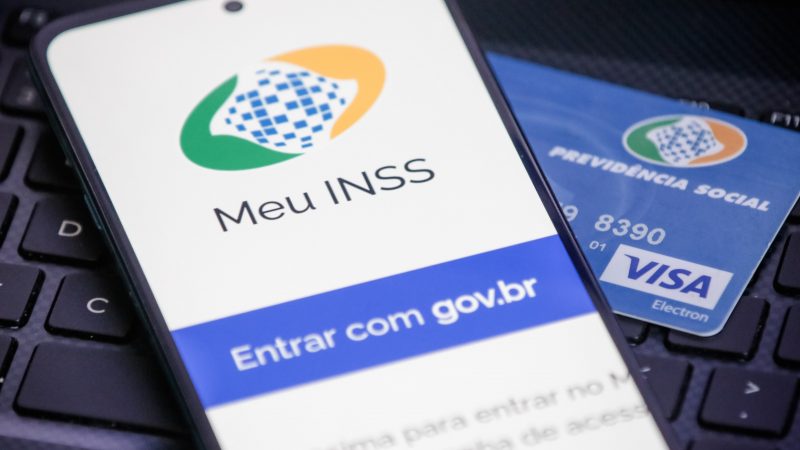 celular com aplicativo do inss