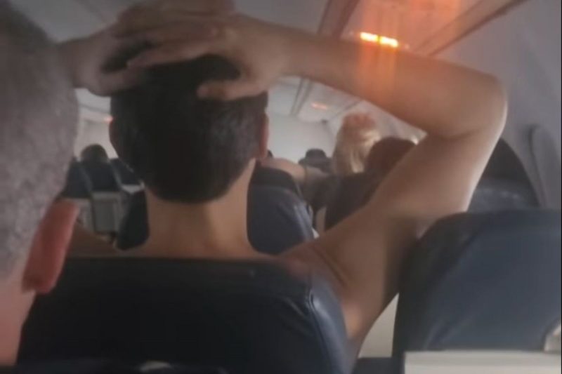 Passageiros passaram mal de calor no mesmo avião que caiu em Vinhedo, na quinta-feira, véspera do acidente