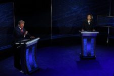 pulpito-de-kamala-em-debate-e-menor-que-o-de-trump,-diz-site