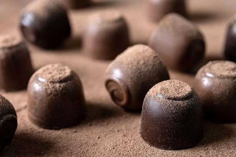 Chocolate amargo com mais de 70% de cacau 