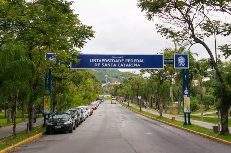 Entrada do Campus Trindade da UFSC em Florianópolis