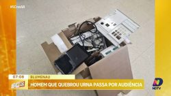 homem-preso-por-quebrar-urna-eletronica-em-blumenau-passa-por-audiencia-de-custodia