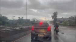 chuva-causa-alagamento-em-avenida-movimentada-de-contagem,-na-grande-bh